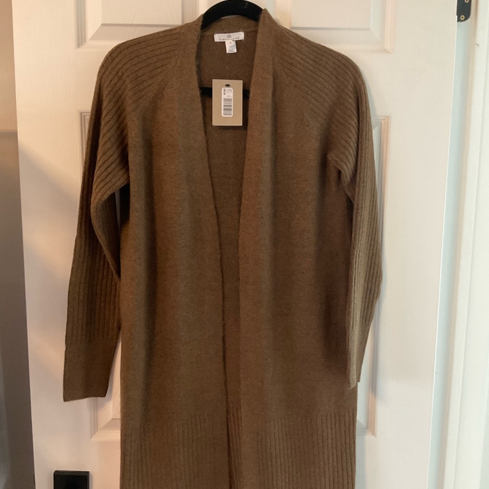 BRAND NEW! Kamel coloured long sleeve sweater!